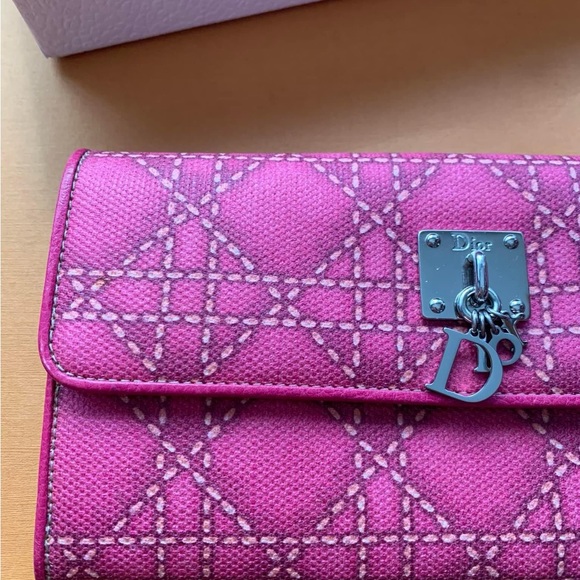 SOLD❗️Beautiful Dior🌺🌺 Fabric Canvas Wallet 
in gorgeous pink - RARE style - Picture 3 of 16